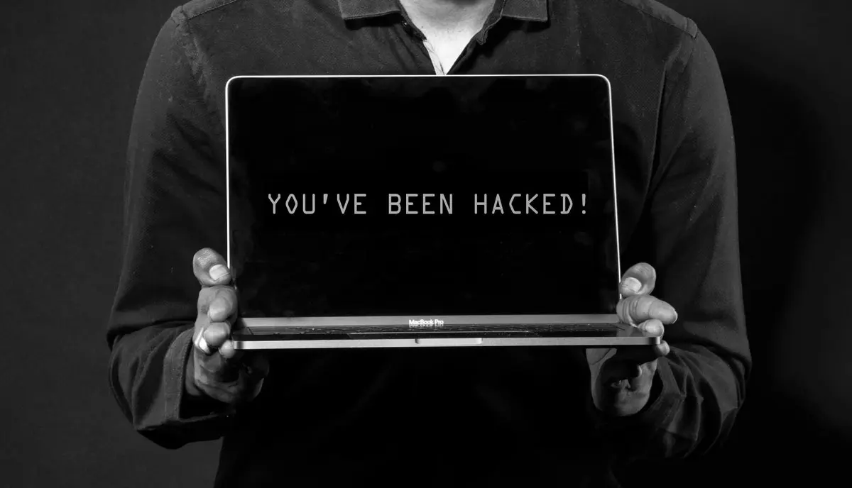 Lažna napaka v brskalniku Chrome, ki vas pretenta, da zaženete zlonamerno skripto